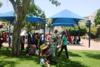 بالصور: العشرات يشاركون في بازار لنساء مبادرات من يافا في حديقة الاثنين